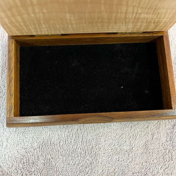 Wooden trinket box - 5 x 2.5 - Picture 4 of 4